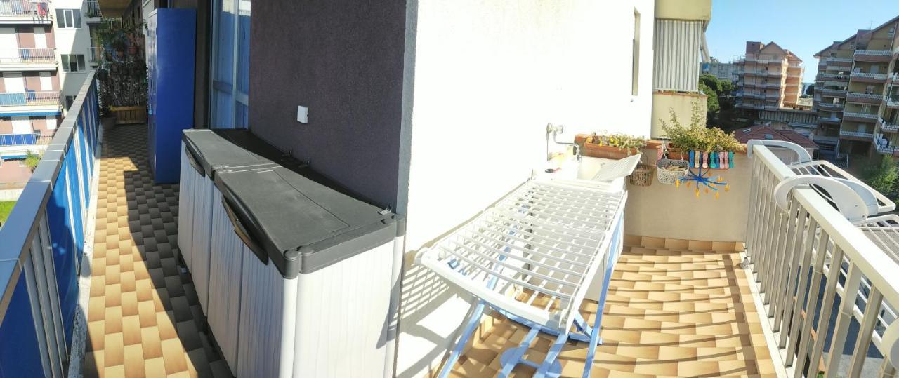 Appartamento Riviera Trilocale Wifi E Parcheggio Privato Вентімілья Екстер'єр фото